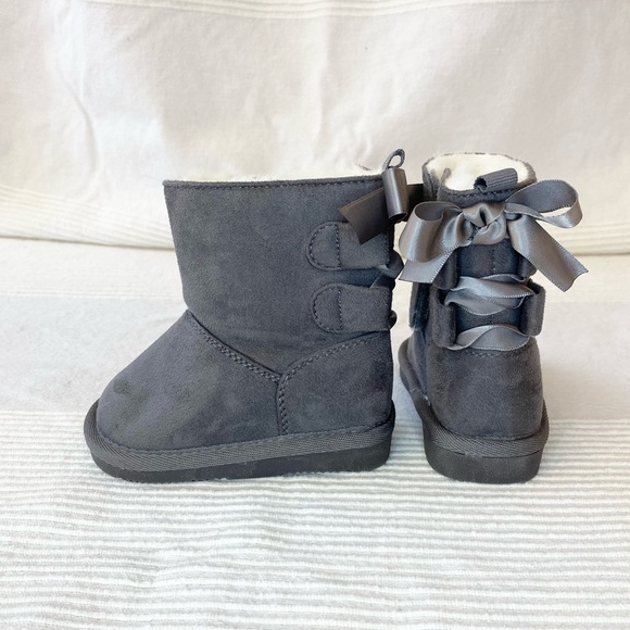 Ugg Style Boots With Bows by Joe Fresh - Picture 5 of 11